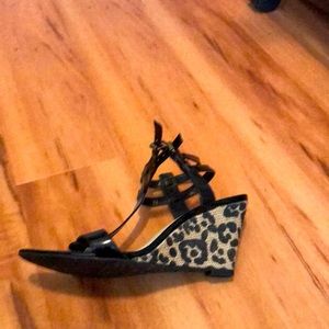 Size 9. Leopard wedges